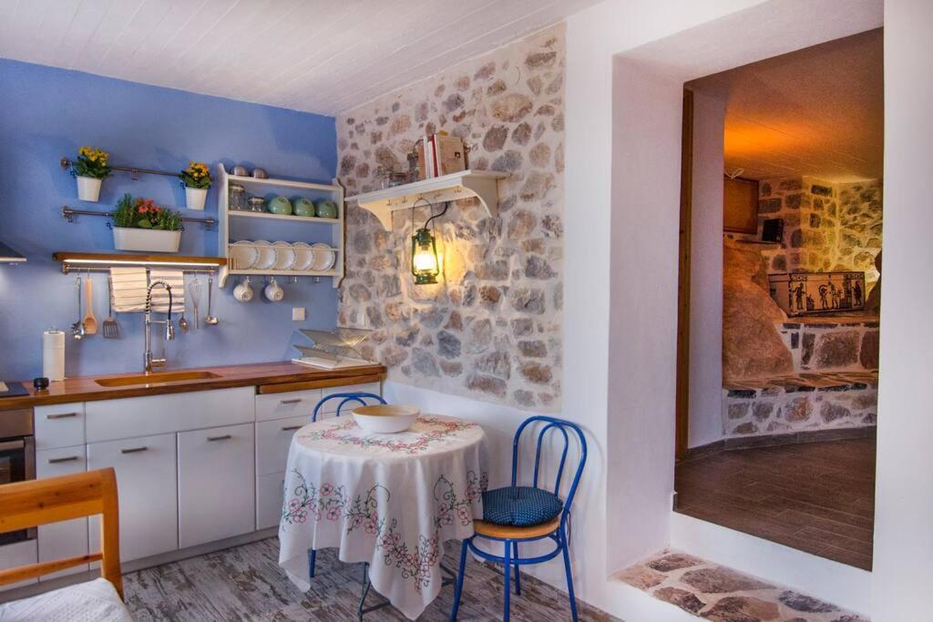 Braxos A Beautiful Rocky Place Hydra  Luaran gambar