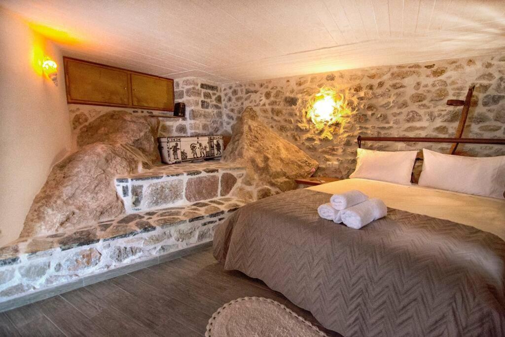 Braxos A Beautiful Rocky Place Hydra  Luaran gambar
